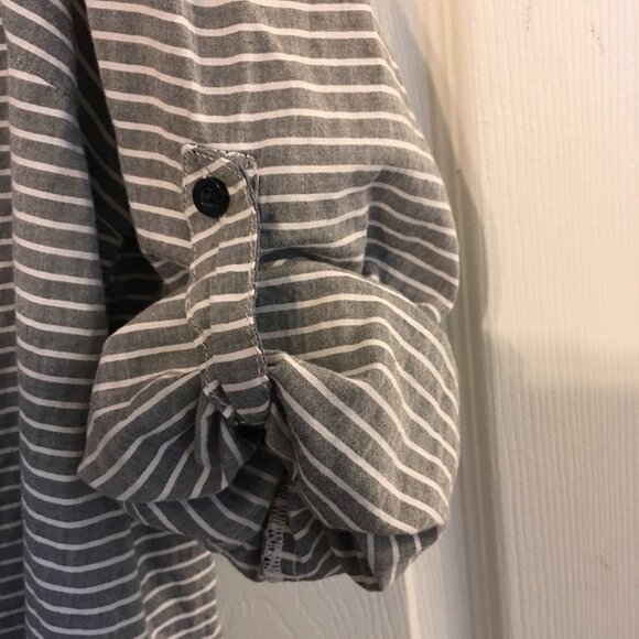 Tommy Hilfiger - Picture 8 of 9